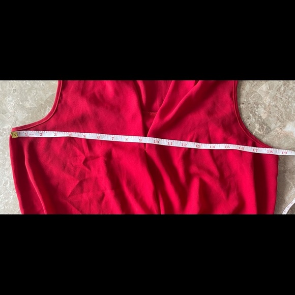 3/$30 Pink Rose red sleeveless blouse - Picture 5 of 6